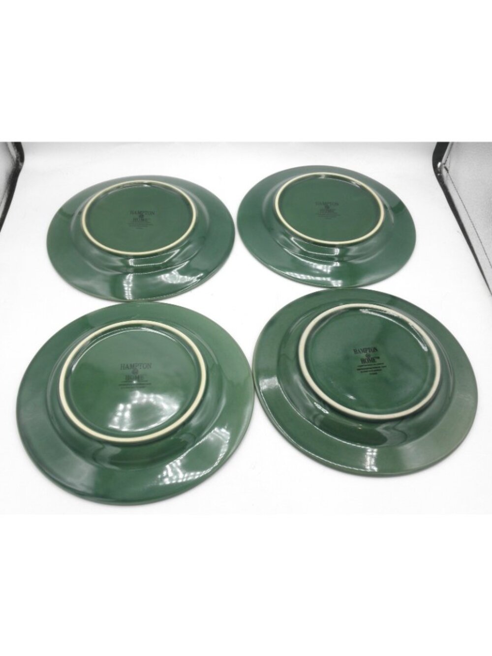 Hampton Forge CHRISTMAS BERRIES Salad Plates Set of 4 Embossed Pattern: HFOCHB - Picture 2 of 6